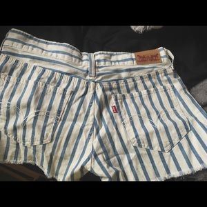 Levi’s shorts